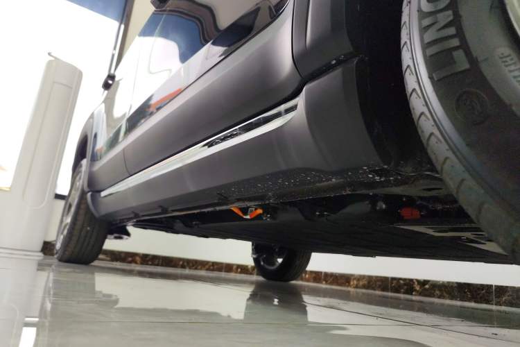 Used Baojun Spark EUV 2026 301km Flagship Edition Right Side Sill