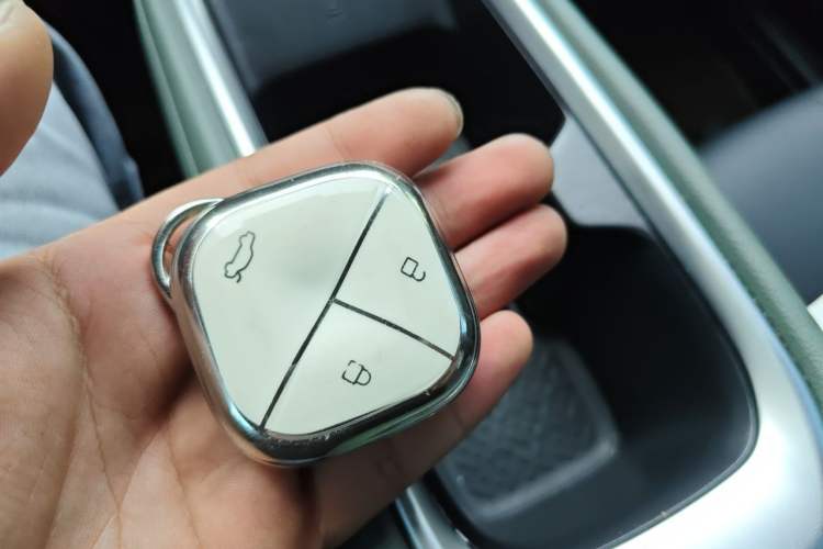 Used Baojun Spark EUV 2026 301km Flagship Edition Vehicle Key