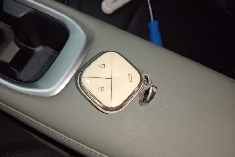 Used Baojun Spark EUV 2026 301km Flagship Edition Vehicle Key