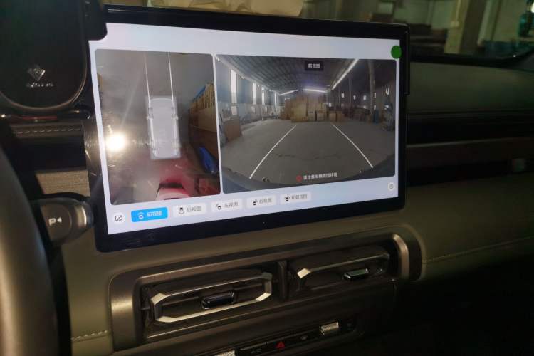 Used Baojun Spark EUV 2026 301km Flagship Edition Audio And AC Panel