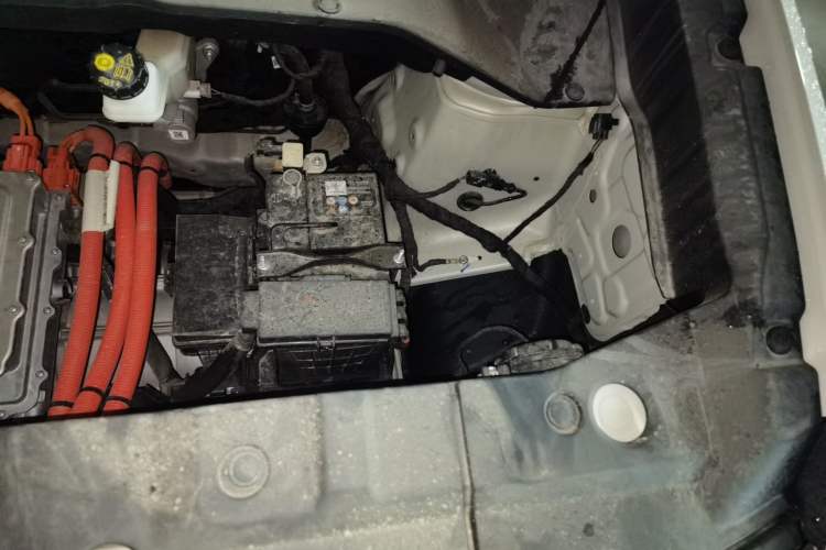 Used Baojun Spark EUV 2026 301km Flagship Edition Engine Bay Left
