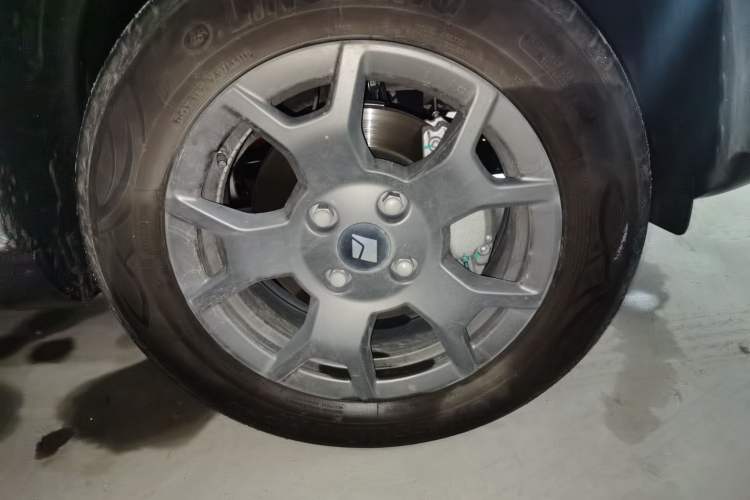 Used Baojun Spark EUV 2026 301km Flagship Edition Right Front Wheel Hub