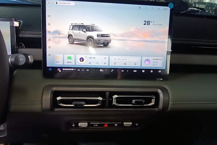 Used Baojun Spark EUV 2026 301km Flagship Edition Audio And AC Panel