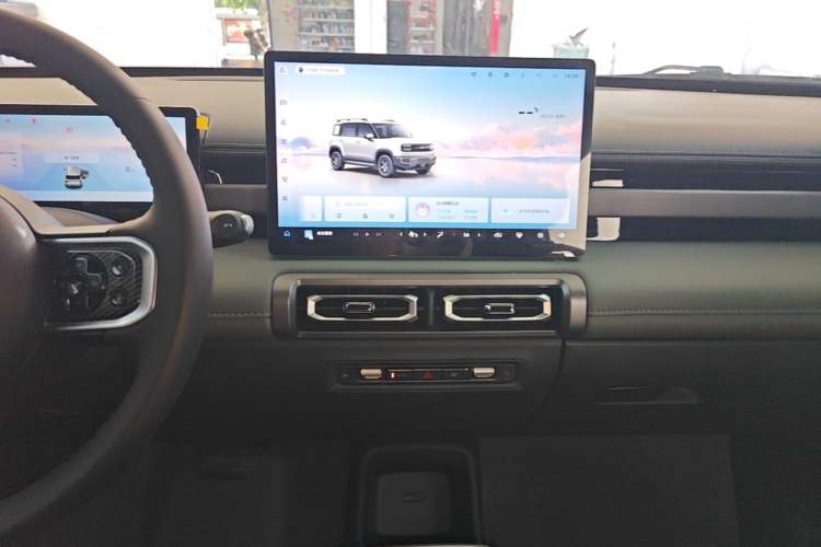 Used Baojun Spark EUV 2026 301km Flagship Edition Audio And AC Panel