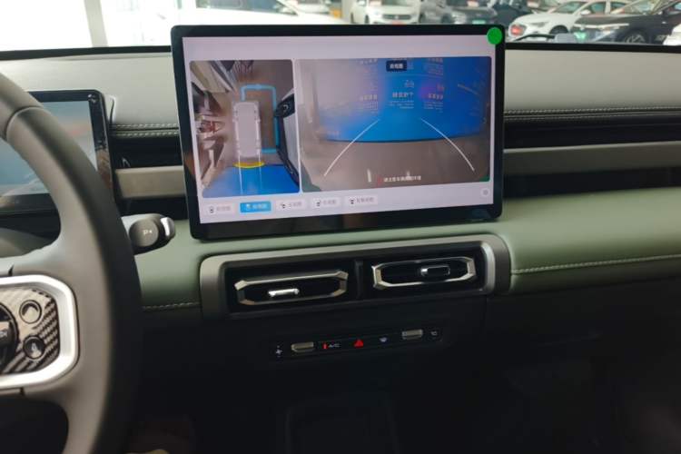 Used Baojun Spark EUV 2026 301km Flagship Edition Audio And AC Panel