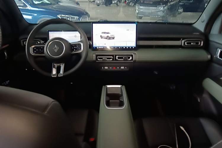 Used Baojun Spark EUV 2026 301km Flagship Edition Center Console