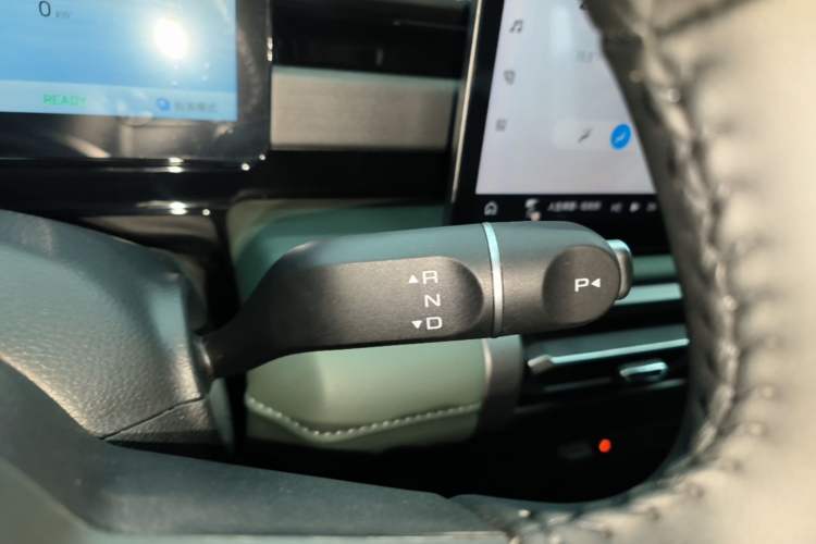 Used Baojun Spark EUV 2026 301km Flagship Edition Gear Lever