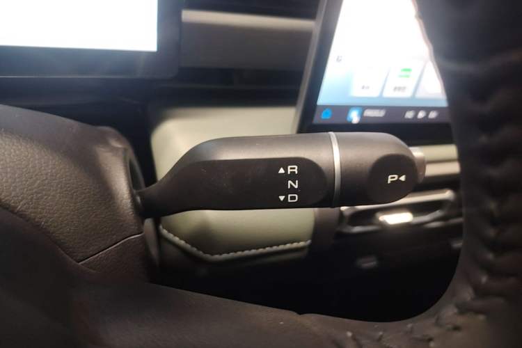 Used Baojun Spark EUV 2026 301km Flagship Edition Gear Lever