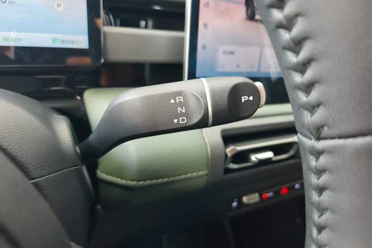 Used Baojun Spark EUV 2026 301km Flagship Edition Gear Lever