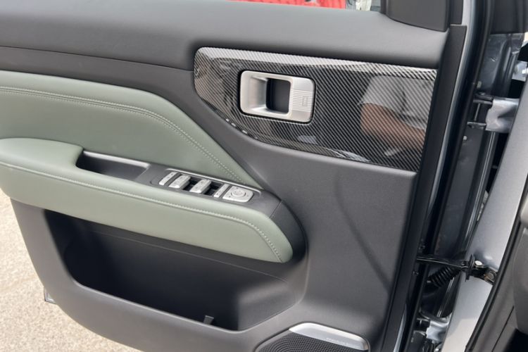 Used Baojun Spark EUV 2026 301km Flagship Edition Interior 12