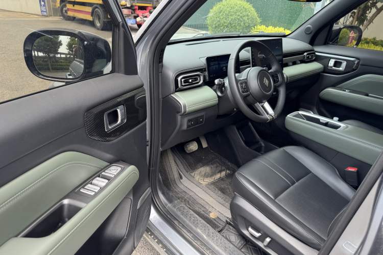 Used Baojun Spark EUV 2026 301km Flagship Edition Interior 2