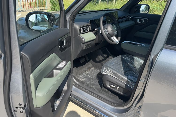 Used Baojun Spark EUV 2026 301km Flagship Edition Interior 2