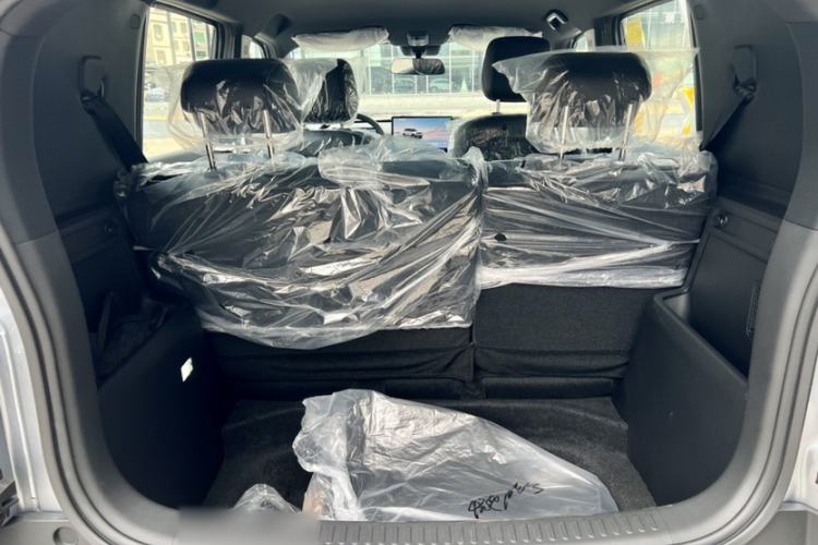 Used Baojun Spark EUV 2026 301km Flagship Edition Interior 5