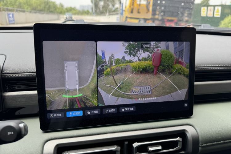 Used Baojun Spark EUV 2026 301km Flagship Edition Interior 8