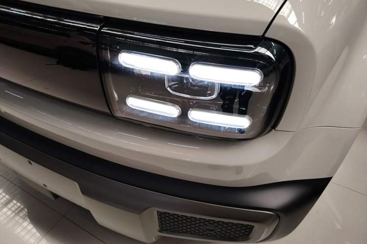 Used Baojun Spark EUV 2026 301km Flagship Edition Left Front Headlight