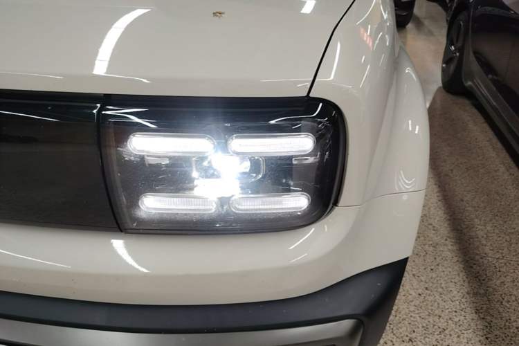 Used Baojun Spark EUV 2026 Model 501km Smart Luxury Edition Left Front Headlight