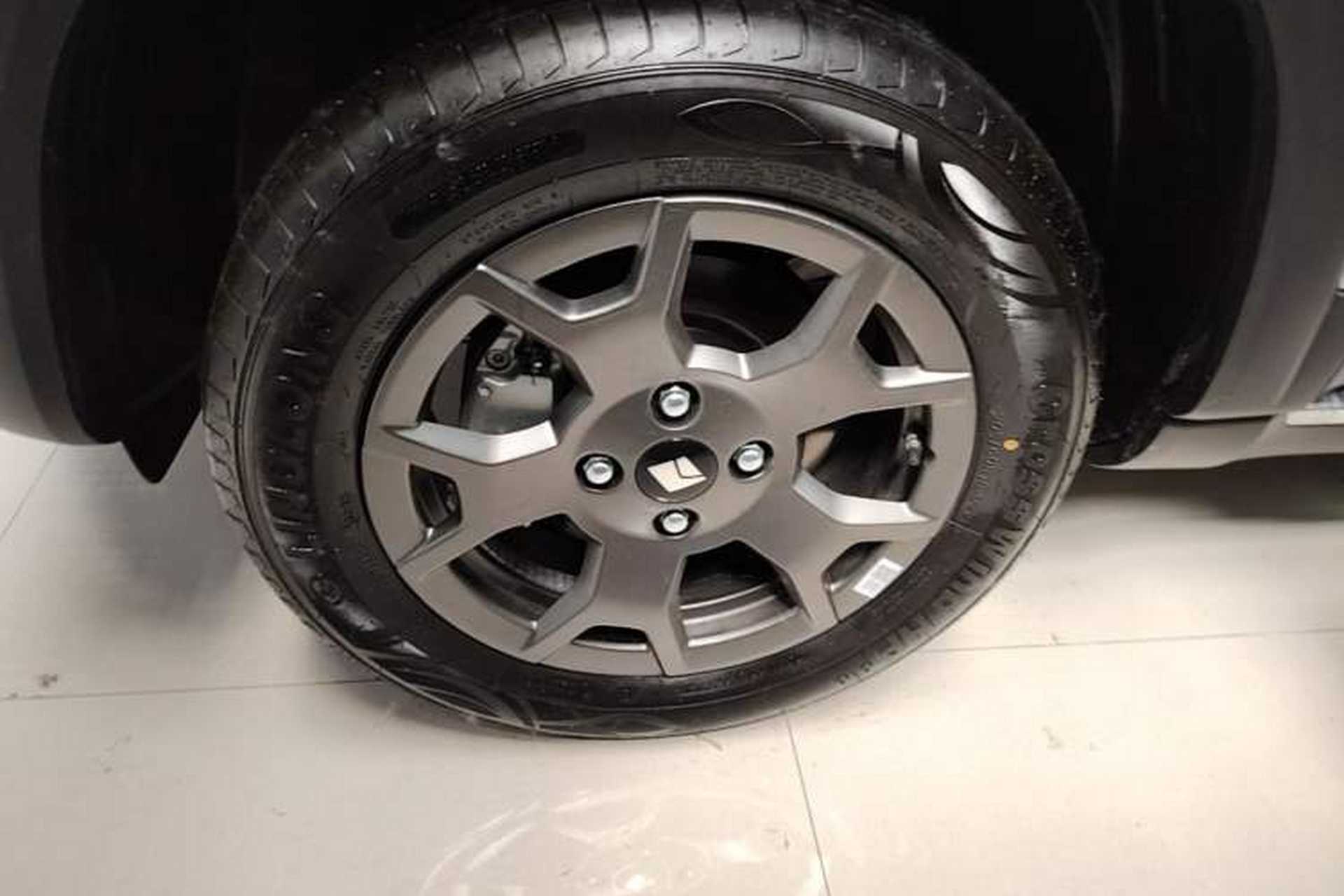 Used Baojun Spark EUV 2026 301km Flagship Edition Left Front Wheel Hub