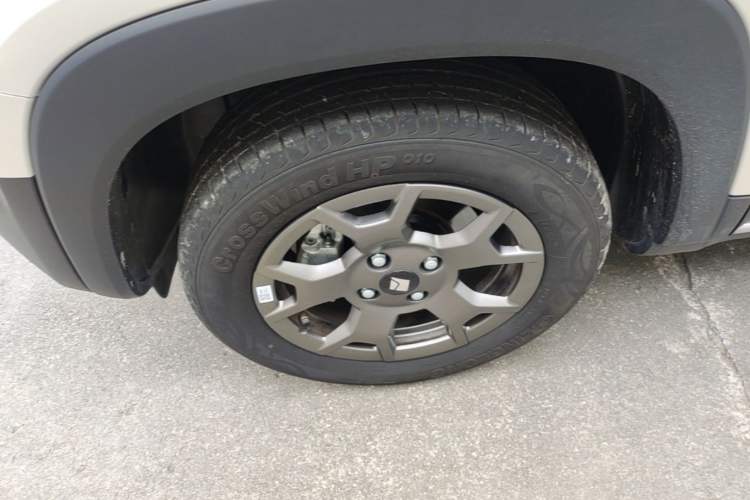 Used Baojun Spark EUV 2026 301km Flagship Edition Left Front Wheel Hub