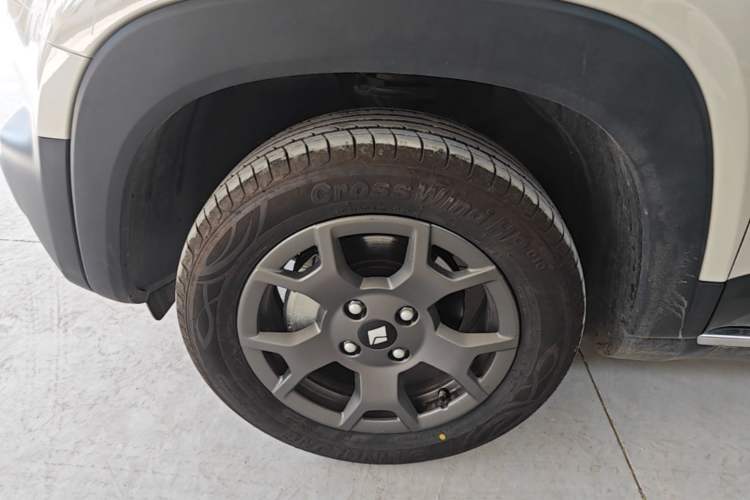 Used Baojun Spark EUV 2026 301km Flagship Edition Left Front Wheel Hub