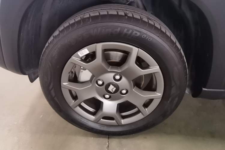 Used Baojun Spark EUV 2026 301km Flagship Edition Left Front Wheel Hub