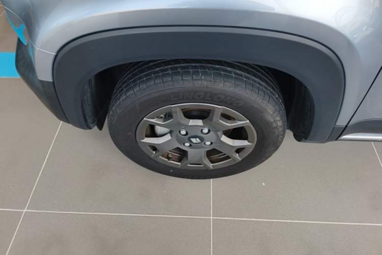 Used Baojun Spark EUV 2026 301km Flagship Edition Left Front Wheel Hub