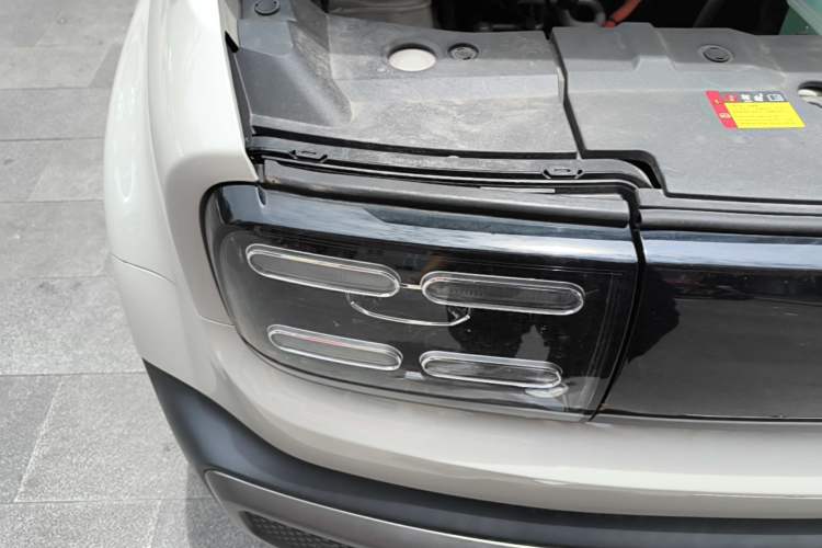 Used Baojun Spark EUV 2026 Model 501km Smart Luxury Edition Right Front Headlight