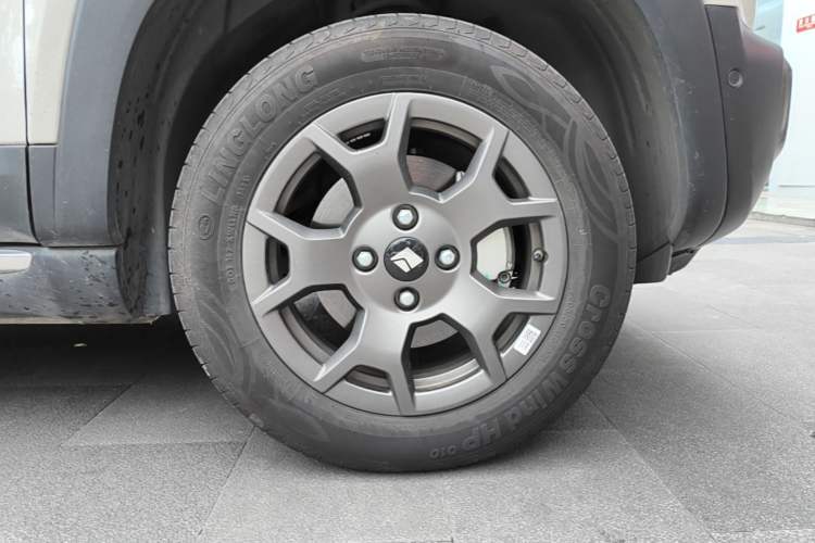 Used Baojun Spark EUV 2026 Model 501km Smart Luxury Edition Right Front Wheel Hub