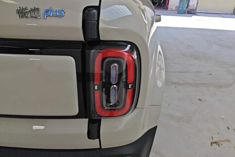 Used Baojun Spark EUV 2026 301km Flagship Edition Right Rear Taillight