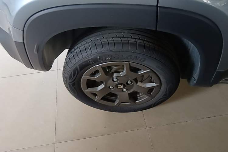 Used Baojun Spark EUV 2026 301km Flagship Edition Right Rear Wheel Hub