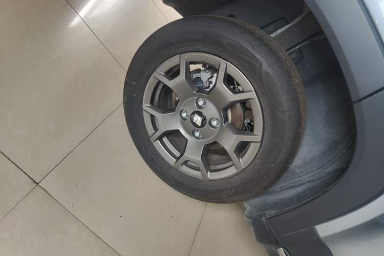 Used Baojun Spark EUV 2026 301km Flagship Edition Right Rear Wheel Hub