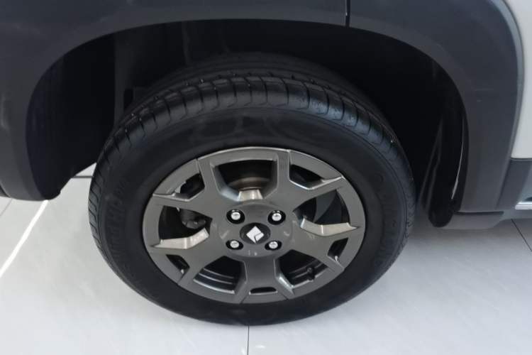 Used Baojun Spark EUV 2026 301km Flagship Edition Right Rear Wheel Hub