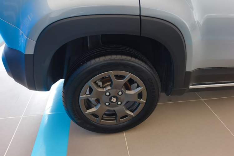Used Baojun Spark EUV 2026 301km Flagship Edition Right Rear Wheel Hub