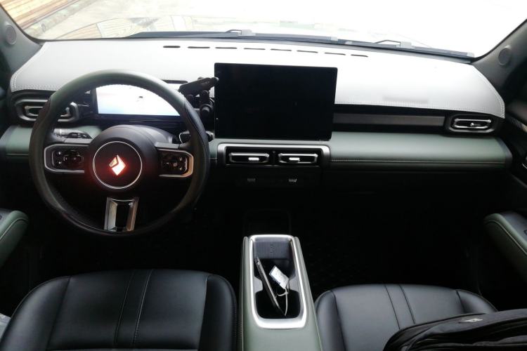 Used Baojun Spark EUV 2026 Model 501km Flagship Edition Center Console
