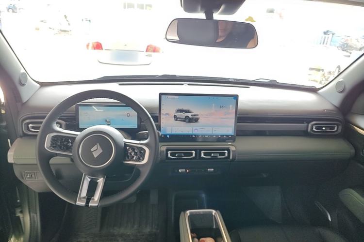 Used Baojun Spark EUV 2026 Model 401km Flagship Edition Center Console