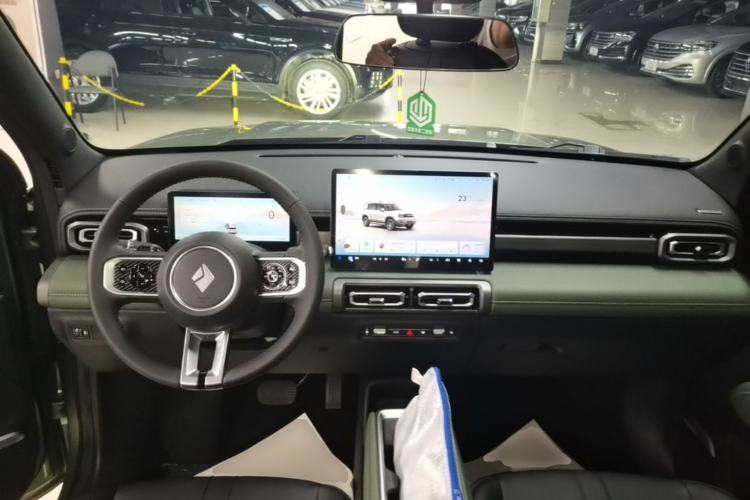 Used Baojun Spark EUV 2026 Model 401km Flagship Edition Center Console