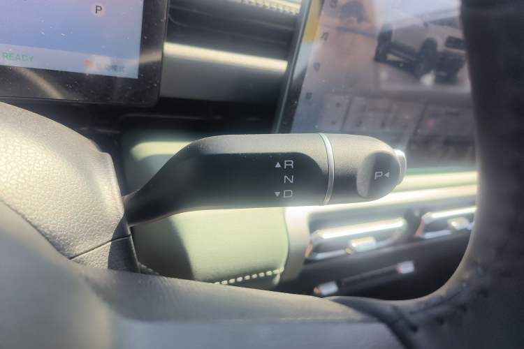 Used Baojun Spark EUV 2026 301km Flagship Edition Gear Lever