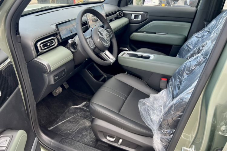 Used Baojun Spark EUV 2026 301km Flagship Edition Interior 2
