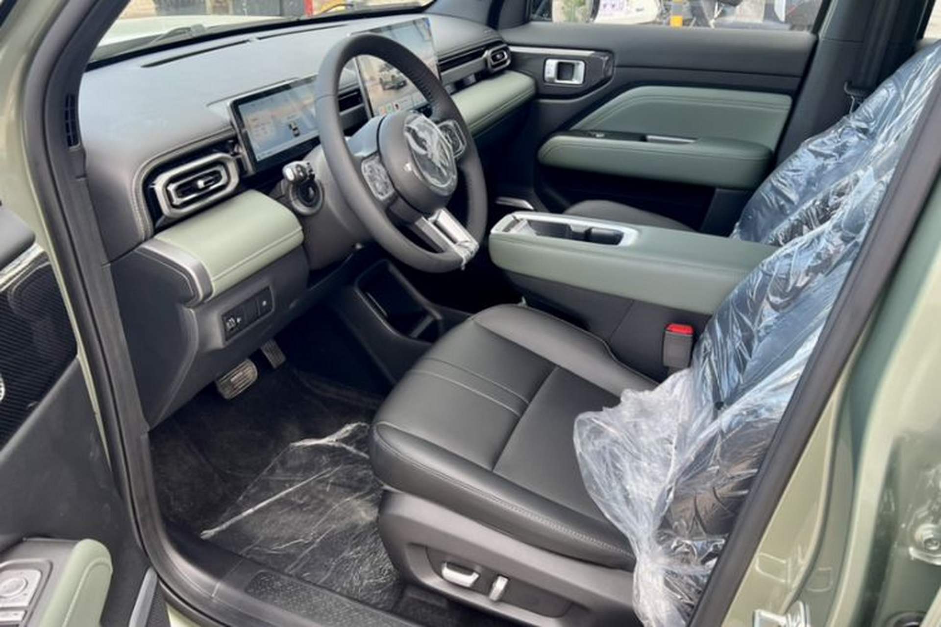 Used Baojun Spark EUV 2026 301km Flagship Edition Interior 2