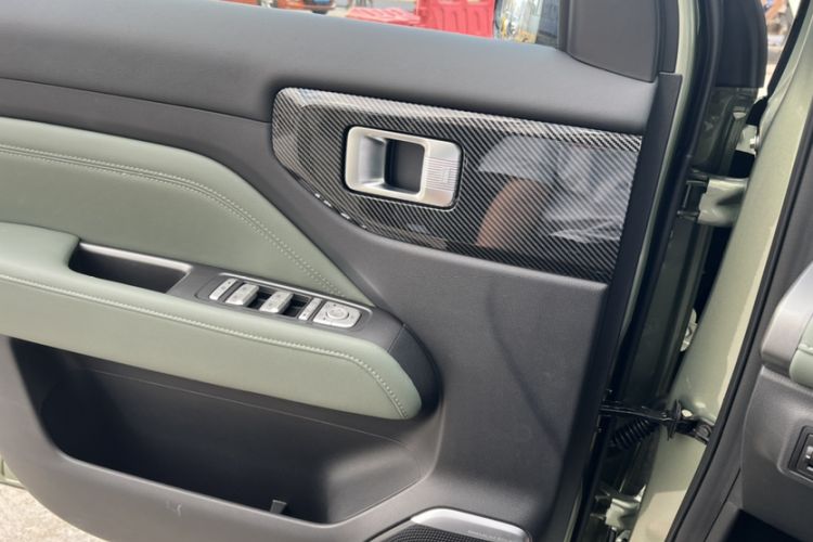 Used Baojun Spark EUV 2026 301km Flagship Edition Interior 9