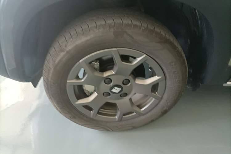 Used Baojun Spark EUV 2026 Model 501km Flagship Edition Left Front Wheel Hub