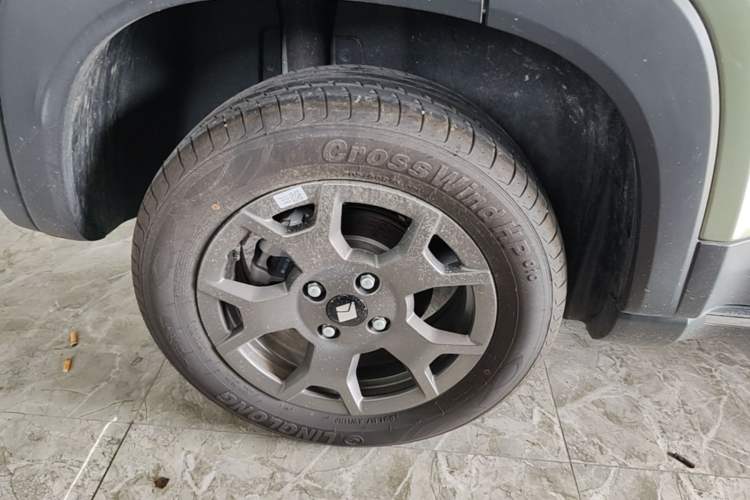 Used Baojun Spark EUV 2026 Model 401km Flagship Edition Right Rear Wheel Hub