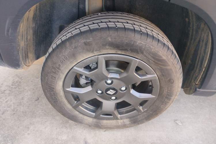 Used Baojun Spark EUV 2026 301km Flagship Edition Right Rear Wheel Hub