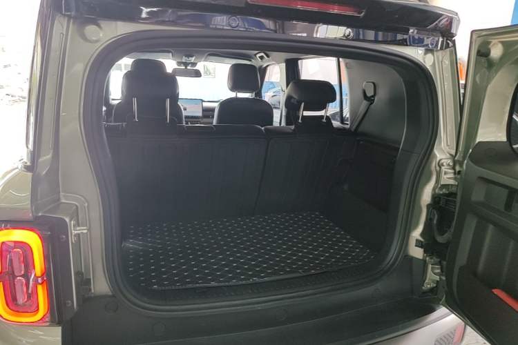 Used Baojun Spark EUV 2026 Model 401km Flagship Edition Trunk
