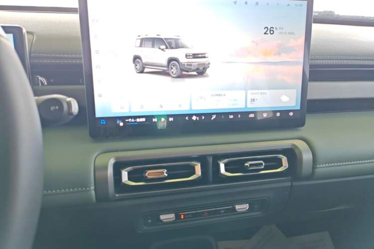Used Baojun Spark EUV 2026 301km Flagship Edition Audio And AC Panel