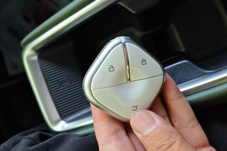 Used Baojun Spark EUV 2026 301km Flagship Edition Vehicle Key