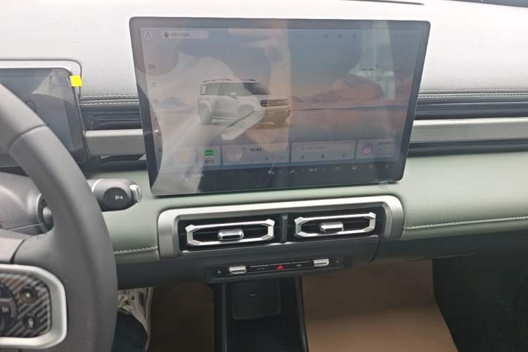 Used Baojun Spark EUV 2026 301km Flagship Edition Audio And AC Panel