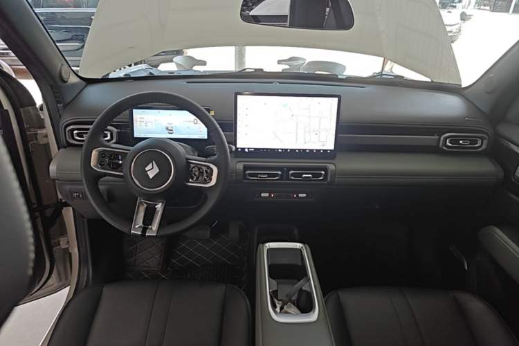 Used Baojun Spark EUV 2026 Model 501km Flagship Edition Center Console