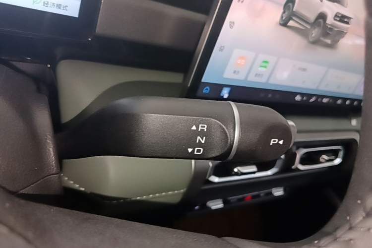 Used Baojun Spark EUV 2026 301km Flagship Edition Gear Lever