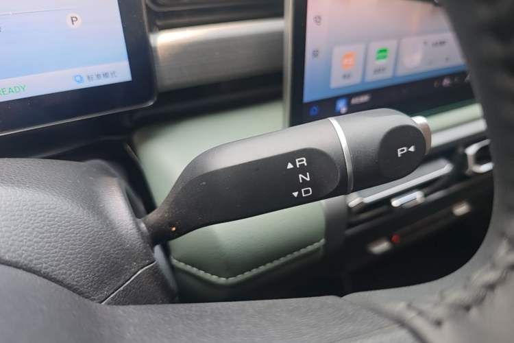 Used Baojun Spark EUV 2026 301km Flagship Edition Gear Lever