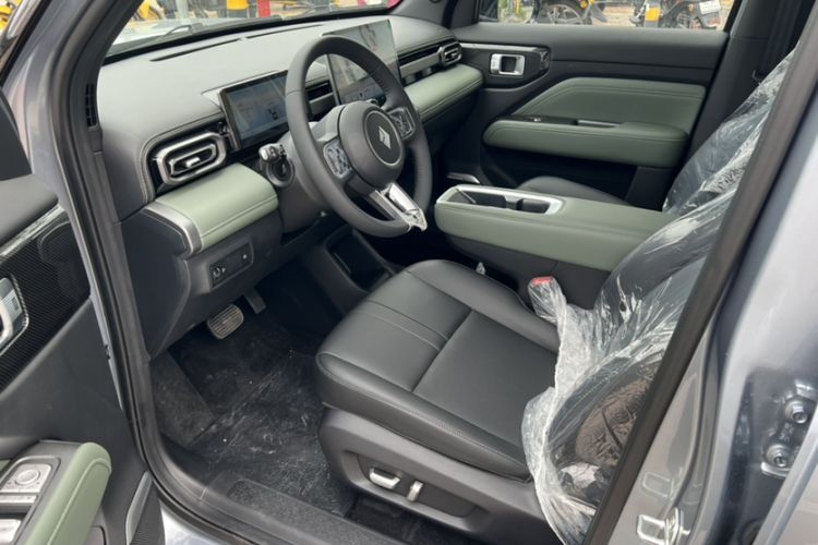 Used Baojun Spark EUV 2026 301km Flagship Edition Interior 2